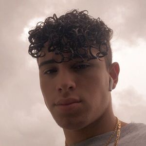 Meet your Posher, Diego